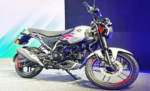 Bajaj Freedom 125 भारत की पहेली CNG मोटरसाइकिल हुई लॉन्च जाने इसके फीचर्स….