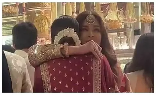 Anant-Radhika Wedding: छाया ऐश्वर्या-दीपिका का स्वीट मोमेंट, इमोशनल होकर एक दूसरे को लगाया गले