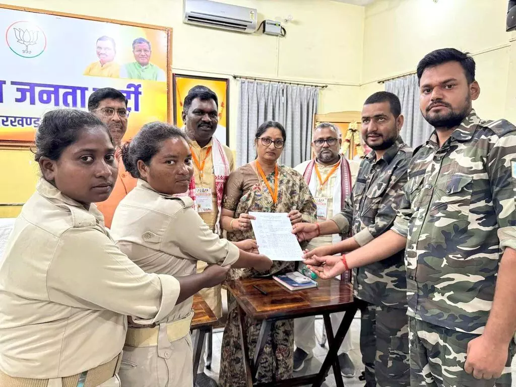 सहायक आरक्षकों का मुद्दा विधानसभा में गूंजेगा, केंद्रीय मंत्री से सहायक आरक्षकों के प्रतिनिधिमंडल की चर्चा, मिला ये भरोसा