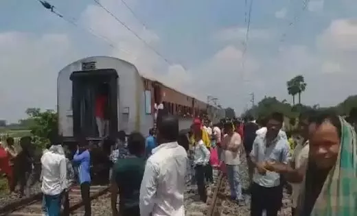 Sampark Kranti Express : समस्तीपुर में कपलिंग टूटने से हादसा, दो हिस्सों में अलग हुई ट्रेन