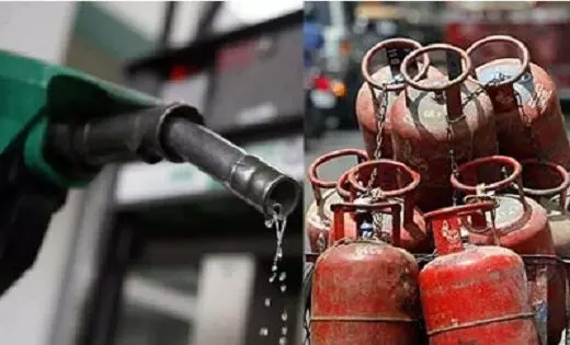 Price Hike: आज से महंगा हुआ LPG Gas सिलेंडर, जानिए Petrol-Diesel के कितने बदले दाम