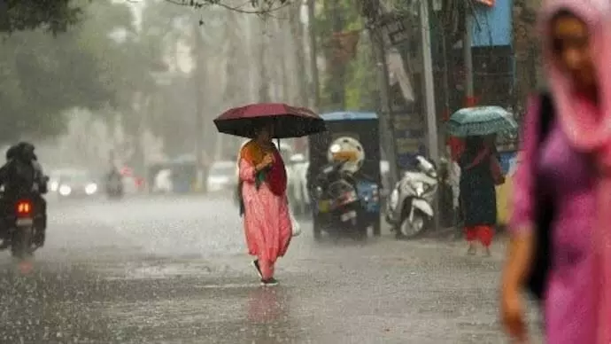 Jharkhand Rain Alert: प्रदेश के कई हिस्सों में अलगे दो दिनों तक बारिश का अलर्ट, इन जिलों के लिए आरेंज व येलो अलर्ट