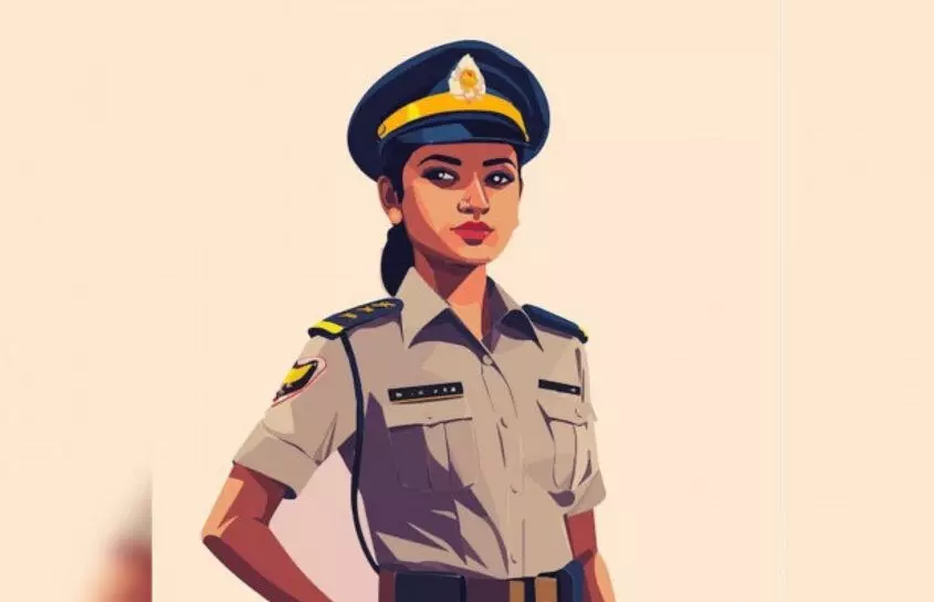 महिला सिपाही बेच रही थी पुलिस भर्ती का पर्चा, मोबाइल से मिली ऐसी चीज, खुल पुलिसवालों के भी उड़ गये होश ...