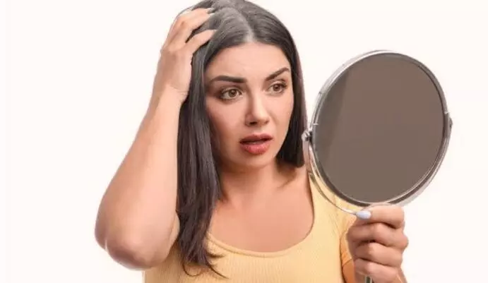 Grey Hairs Problems: समय से पहले सफेद हो रहे हैं बाल? तो अपनाएं ये घरेलू टिप्स, खत्म होगी समस्या