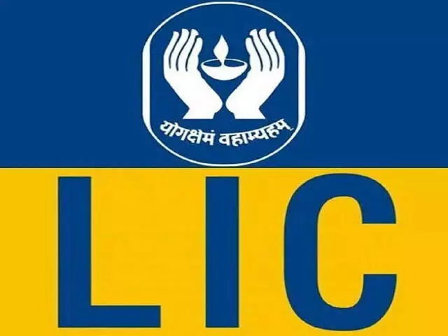 LIC का अजब गजब कारनामा: चेक से किस्त की राशि देने के वावजूद पॉलिसी कर दिया डेड, कहीं आपकी पॉलिसी भी .....