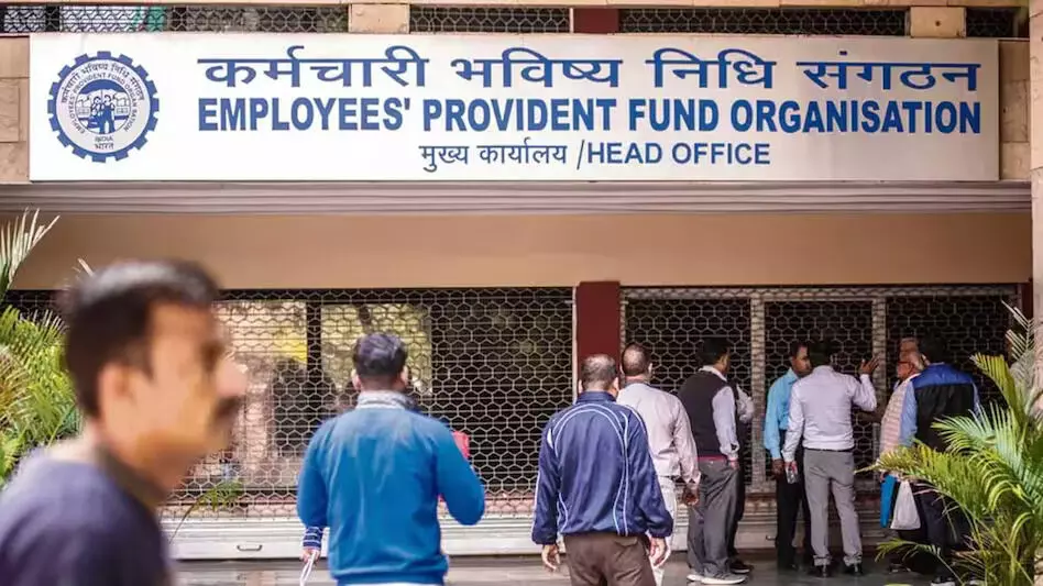 कर्मचारियों के लिए चेतावनी: थोड़ी सी चूक पड़ सकती है भारी EPFO ने कर्मचारियों के लिए जारी की चेतावनी, इग्नोर किया तो कुछ नहीं बचेगा ...