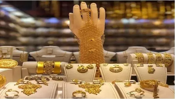 Gold Silver Price Today: शारदीय नवरात्रि के दूसरे दिन गोल्ड चमका, अभी और बढ़ेंगे दाम, चेक करें लेटेस्ट रेट