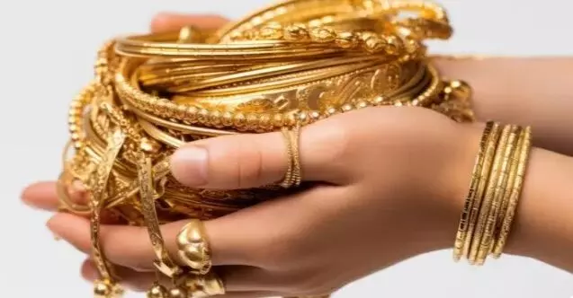 Gold Silver Price : करवा चौथ पर पतियों को सोना खरीदना पड़ेगा भारी, जानिए आज का रेट