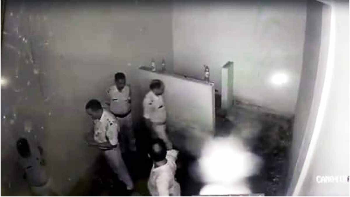 VIDEO : SI सहित 5 पुलिसकर्मी को वर्दी में ही SP ने कर दिया हवालात में बंद...VIDEO हुआ वायरल तो मचा हड़कंप, पुलिस एसोसिएशन ने SP के खिलाफ खोला मोर्चा