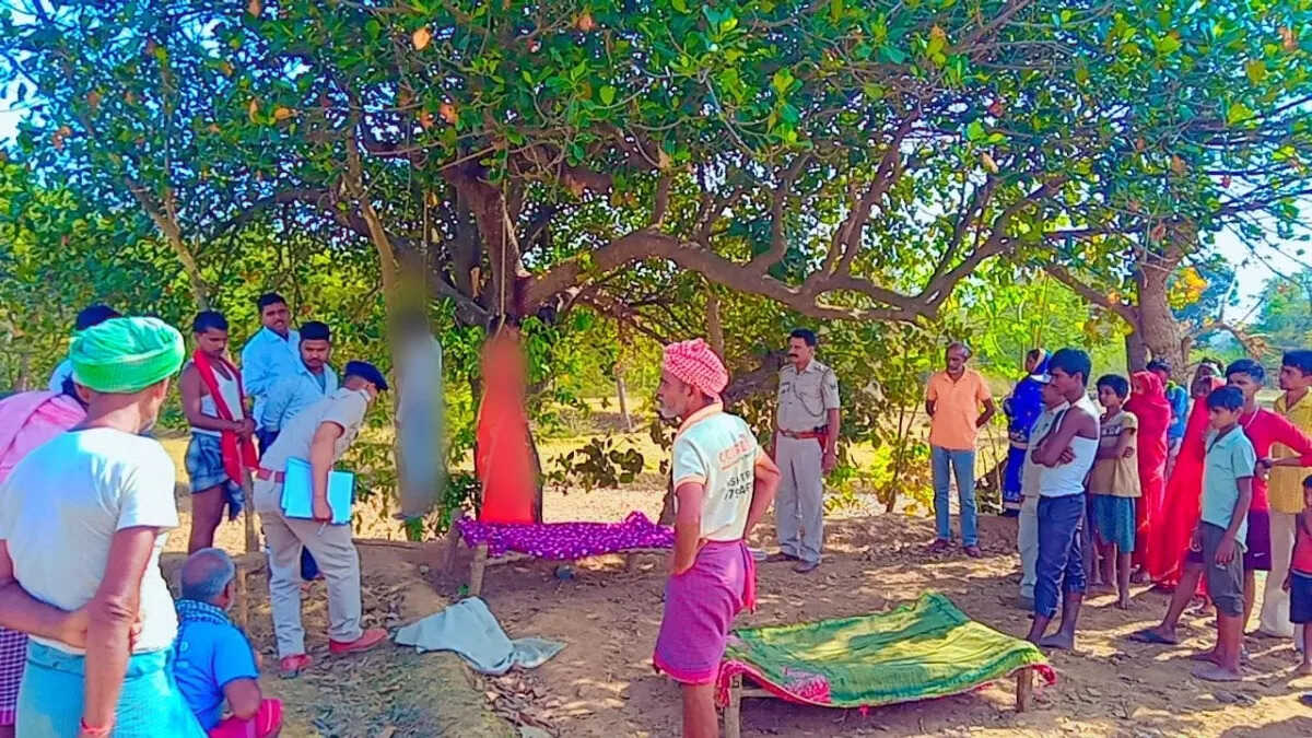 चाची-भतीजे में हुआ प्यार : आज था भतीजे का तिलक, कार्यक्रम के कुछ देर पहले ही प्रेम प्रसंग में चाची संग भतीजे ने लगा ली फांसी, पॉकेट में सिंदूर की पुड़िया….