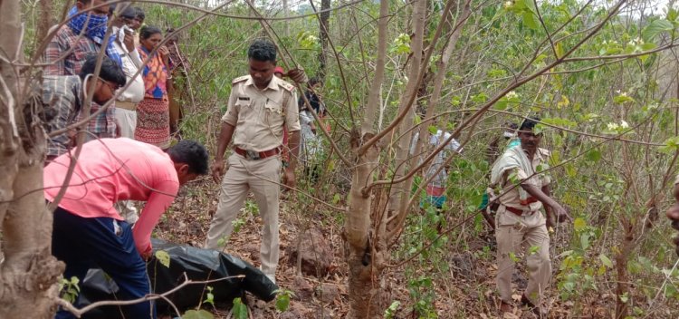 साहिबगंज में फिर दोहराया  रुबिका हत्याकांड:  जंगल में आंगनबाड़ी सेविका का 9 टुकड़ों में मिला शव, पुलिस कर रही है मामले की जांच