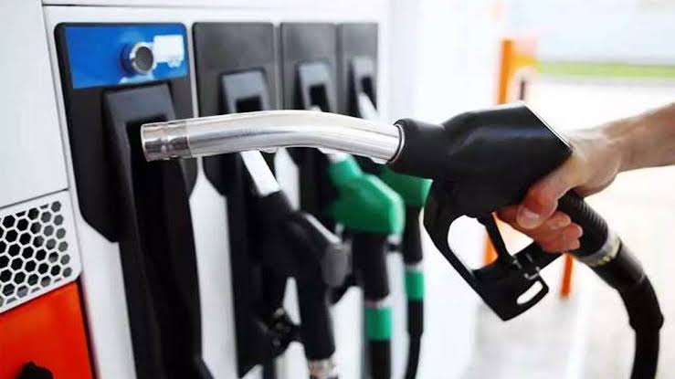 Petrol Diesel Price : पेट्रोल डीजल के नया रेट जारी, फटाफट चेक कीजिए आपके शहर में क्या है रेट