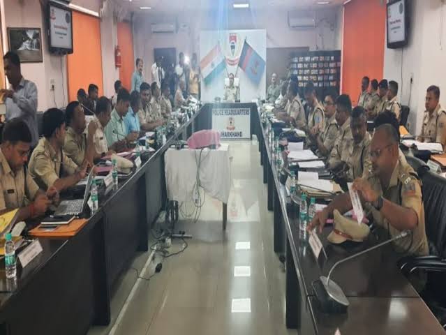 अपराधियों पर लगाम कसने को लेकर पुलिस मुख्यालय गंभीर, DGP अजय कुमार सिंह ने ली हाई लेवल मीटिंग