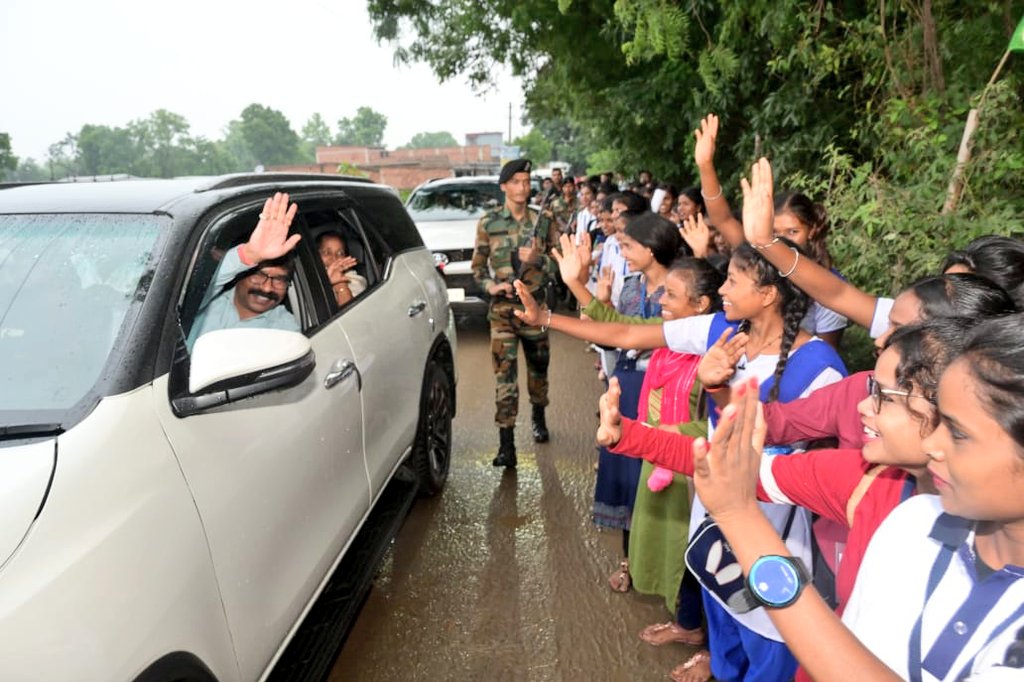 5000 नये स्कूल खुलेंगे: CM हेमंत बोले- 5000 नये ऐसे मॉडल स्कूल खोलेंगे, प्राइवेट स्कूल को भी देंगे टक्कर, यहां हुई सौगातों की बारिश