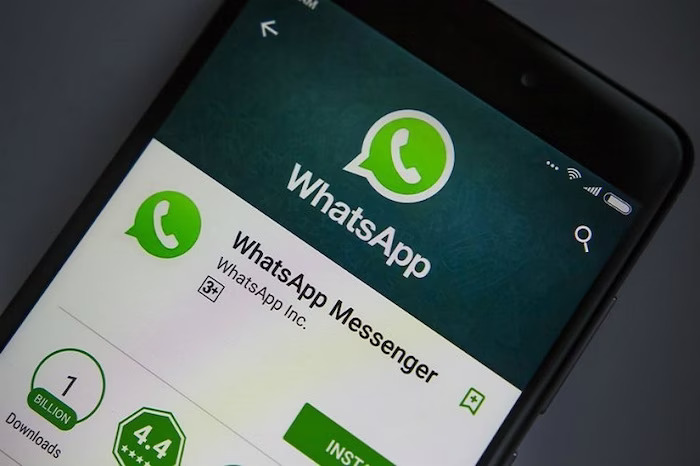 WhatsApp यूजर्स के लिए बुरी खबर, बंद हो रहा है आपके इस फोन में WhatsApp, जानिये अब क्या करना होगा आपको व्हाट्सएप चलाने के लिए …