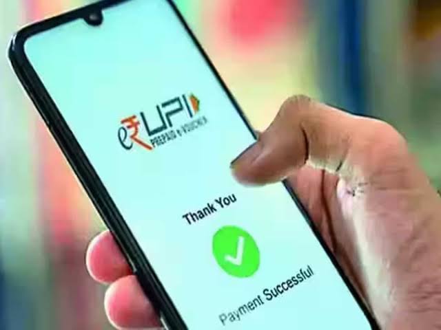 UPI Payment : यूपीआई से गलत जगह कर दिया पैसा ट्रांसफर तो घबराएं नहीं, आसानी से ऐसे मिल सकता है पैसा वापस