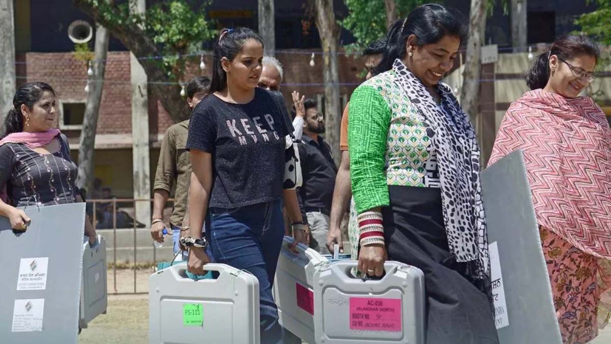 मतदानकर्मियों को चुनाव आयोग से क्या मिलती है सुविधाएं, मृत्यु पर 30 लाख तक अनुग्रह राशि, जानिये चुनावकर्मियों कब-कब कितनी मिलती है राशि