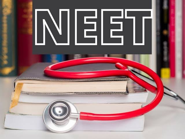 NEET RESULT 2024 : मेडिकल प्रवेश परीक्षा NEET 2024 के रिजल्ट पर उठे सवाल, सवालों के घेरे में NTA, एक ही सेंटर से कई टॉपर सहित कई आरोप ...