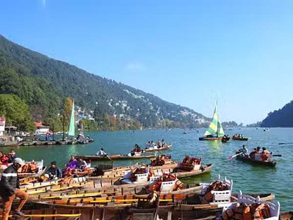 Happy New Year 2025 इन जगहों पर करना है नया साल सेलिब्रेट तो इन बातों का ध्यान रखना बेहद जरूरी,वरना पूरा ट्रिप हो जायेगा बर्बाद
