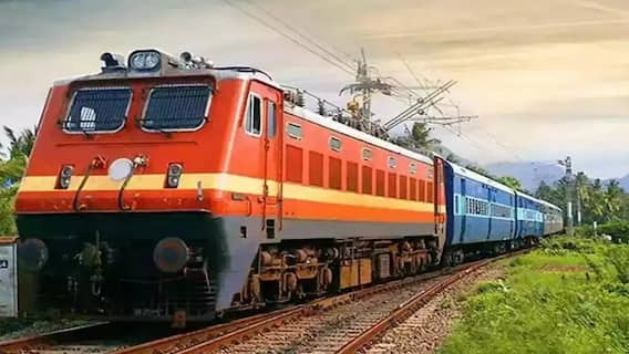 न्यू ईयर पर है ट्रेन से सफर का प्लान, जान लें 1 जनवरी से कौन से बड़े बदलाव करने जा रहा रेलवे