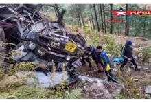 ACCIDENT: न तेज रफ्तार,न ओवरलोड़िंग,बस हादसे ने ली 6 लोगों की जान, एक पेड़ ने कैसे बचाई कइयों की जान