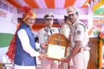 36 साल की सेवा का सम्मान… धमतरी के ASI रामावतार सिंह राजपूत को राष्ट्रपति विशिष्ट सेवा पदक, 10 पुलिसकर्मी भी हुए सम्मानित