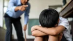 थप्पड़ से लेकर डंडे तक… स्कूल में बच्चे को पीटना टीचर को पड़ सकता है भारी, जानिए कौन-सा कानून है लागू और मौत होने पर कितनी सजा?