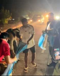 जयराम महतो ने पेश की इंसानियत की मिसाल, घायल बाइक सवार का गमछे से बांधा जख्म, पहुंचाया अस्पताल